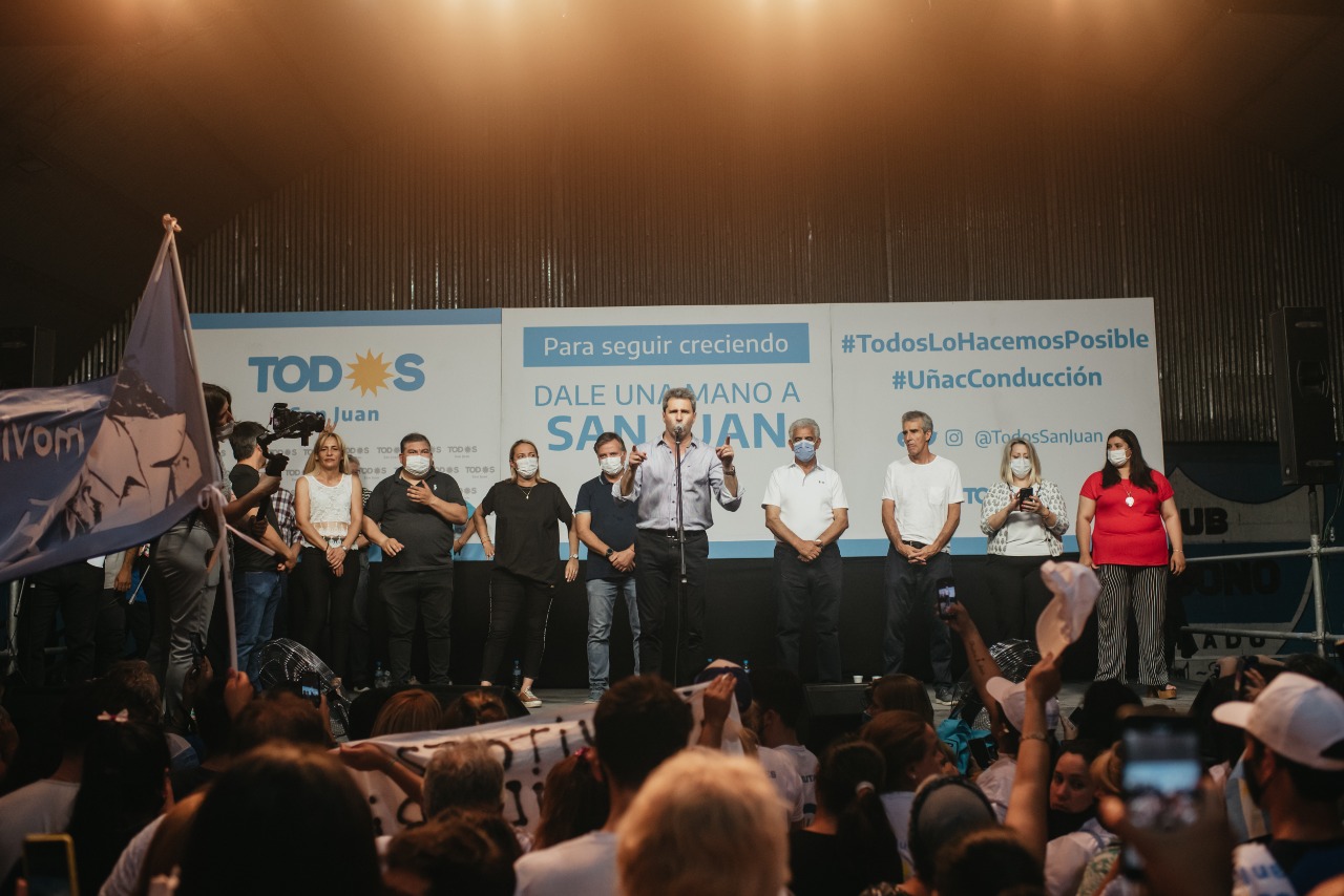 El Frente de Todos junto a los vecinos de Rivadavia en un masivo acto