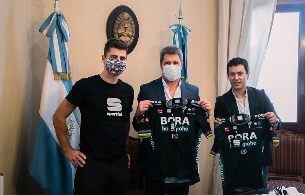 El gobernador Uñac recibió a Peter Sagan y dirigentes del ciclismo