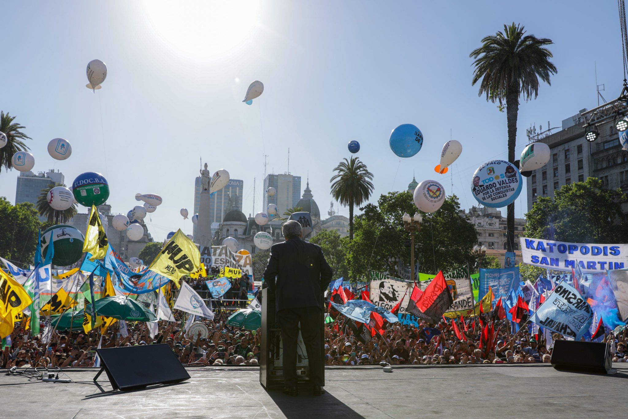 Alberto Fernández y un multitudinario acto en Plaza de Mayo