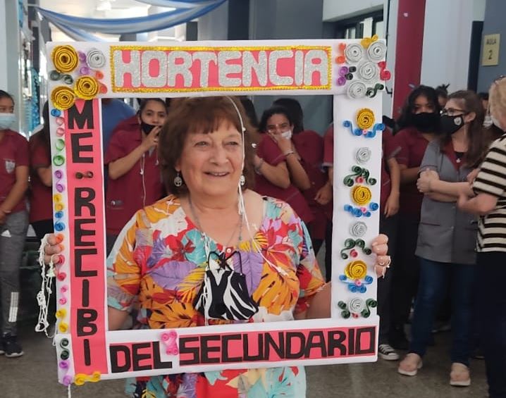 Hortencia, la abuela que terminó el secundario a sus 72 años