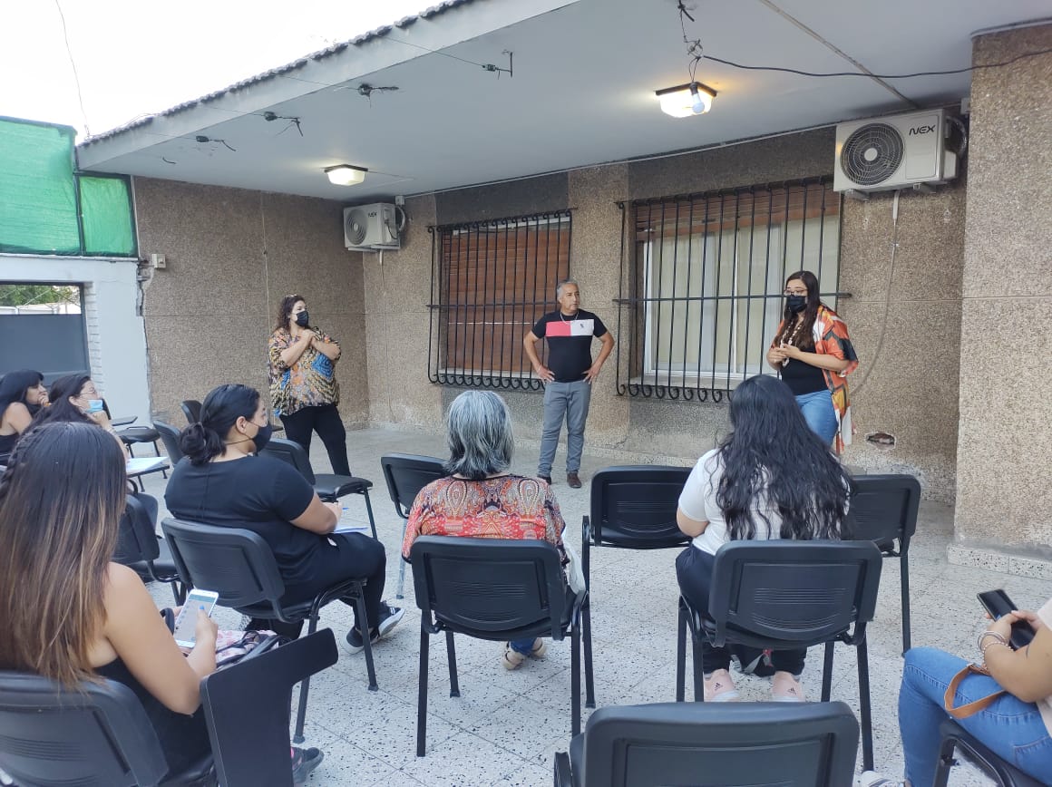 MUJERES DE CAUCETE SE CAPACITAN PARA UNA SALIDA LABORAL AUTÓNOMA