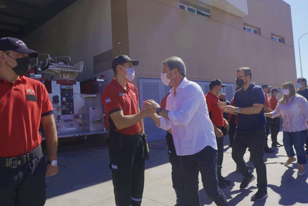 Con la presencia del gobernador Uñac, comenzó el envío de la ayuda para asistir a Corrientes