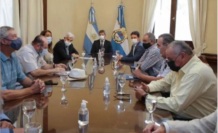 Entidades viñateras, con Domínguez: pidieron piso de $40 para uvas comunes y $70 las tintas