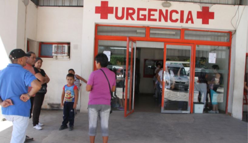Caucete: intentaron esquivar un animal, se les rompió una rueda y volcaron