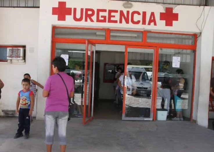 Caucete: un duro choque dejó a una mujer hospitalizada por una fractura