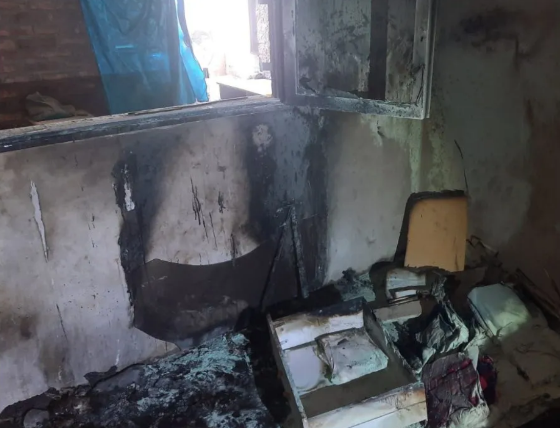 Caucete: por una vela, grandes daños en una vivienda