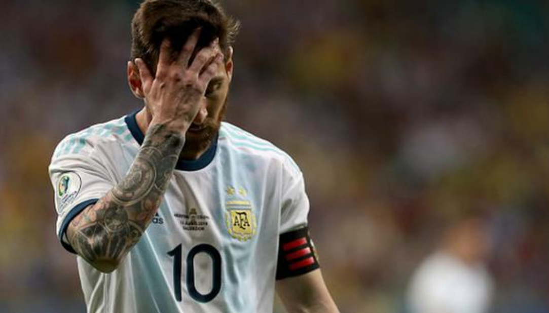 Dura derrota de argentina en el inicio del mundial