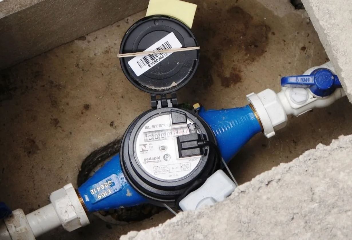 Llegaron los medidores de agua a la provincia y comenzarán a colocarlos