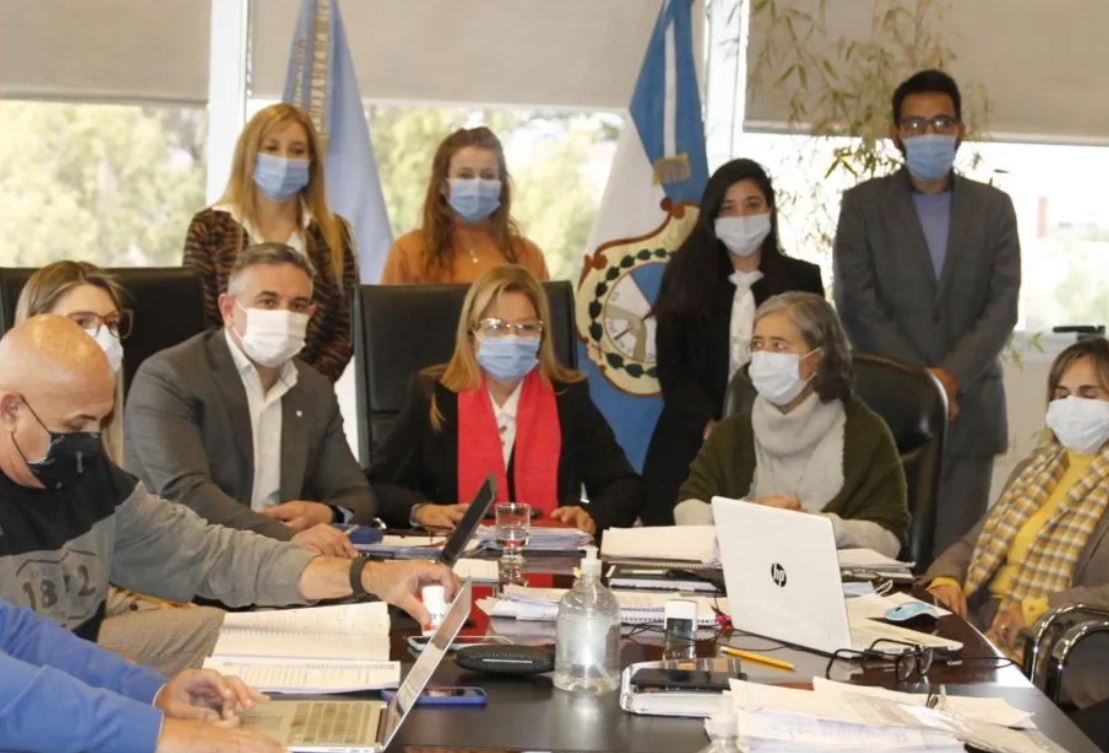 Este mes, los estatales cobrarán con una suba acumulada del 110,2%