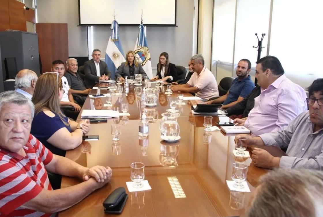 Comenzó la primera reunión por las negociaciones salariales de los estatales en San Juan