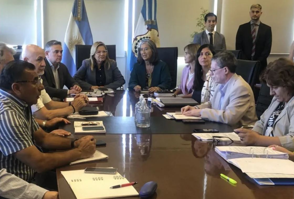 Quieren que el acuerdo con los estatales supere por al menos el 10% a la inflación
