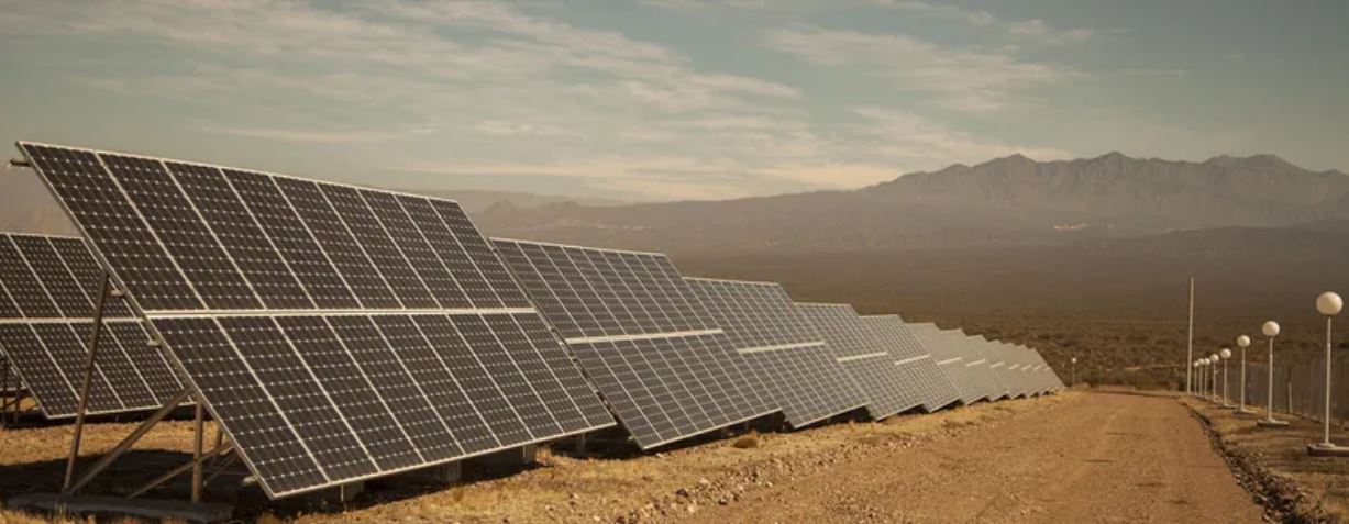 Volvió antes la luz en San Juan: el motivo, los parque solares