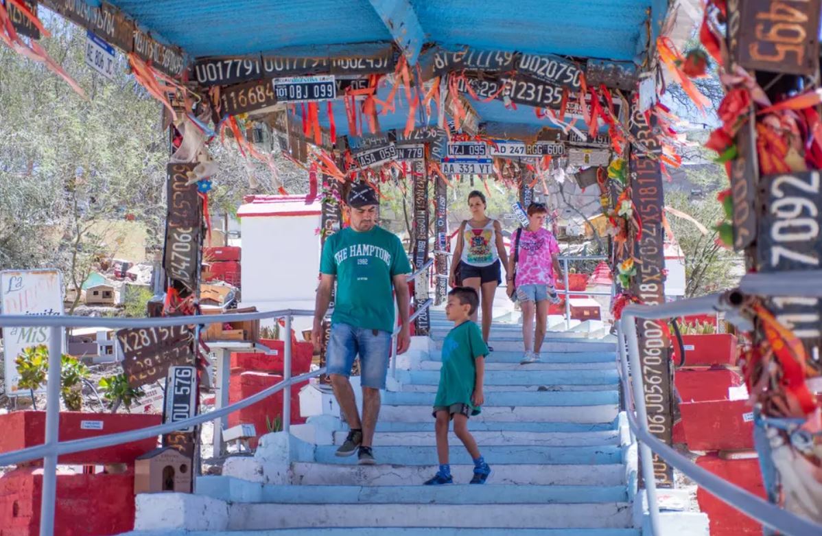 Furor en Semana Santa: turistas de otras provincias piden más circuitos con visitas a Difunta Correa