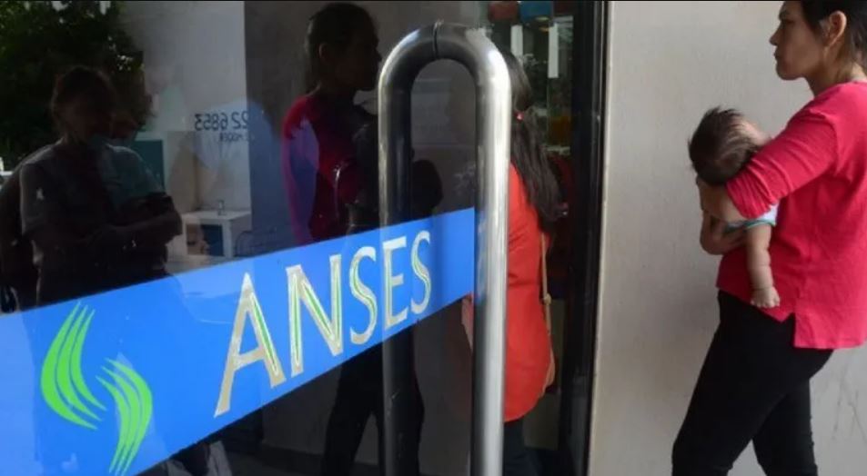 Cómo inscribirse para el extra de $9.609 que otorga Anses para beneficiarios de la AUH