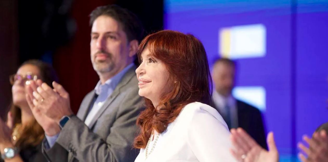 CFK enfrió su candidatura y apuntó contra el FMI