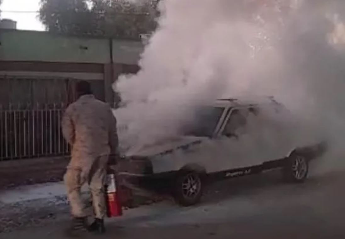 San Martin: llevaba a su hija a la escuela y se le incendió el auto, resultaron ilesas
