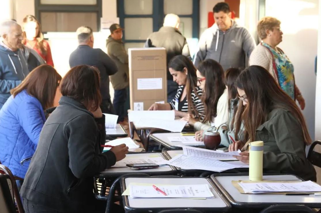 Rechazo popular a las doble candidaturas, a gobernador y para cargos nacionales