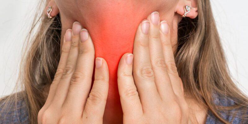 Cuáles son los síntomas de la bacteria estreptococo pyogenes, que causa la faringitis aguda