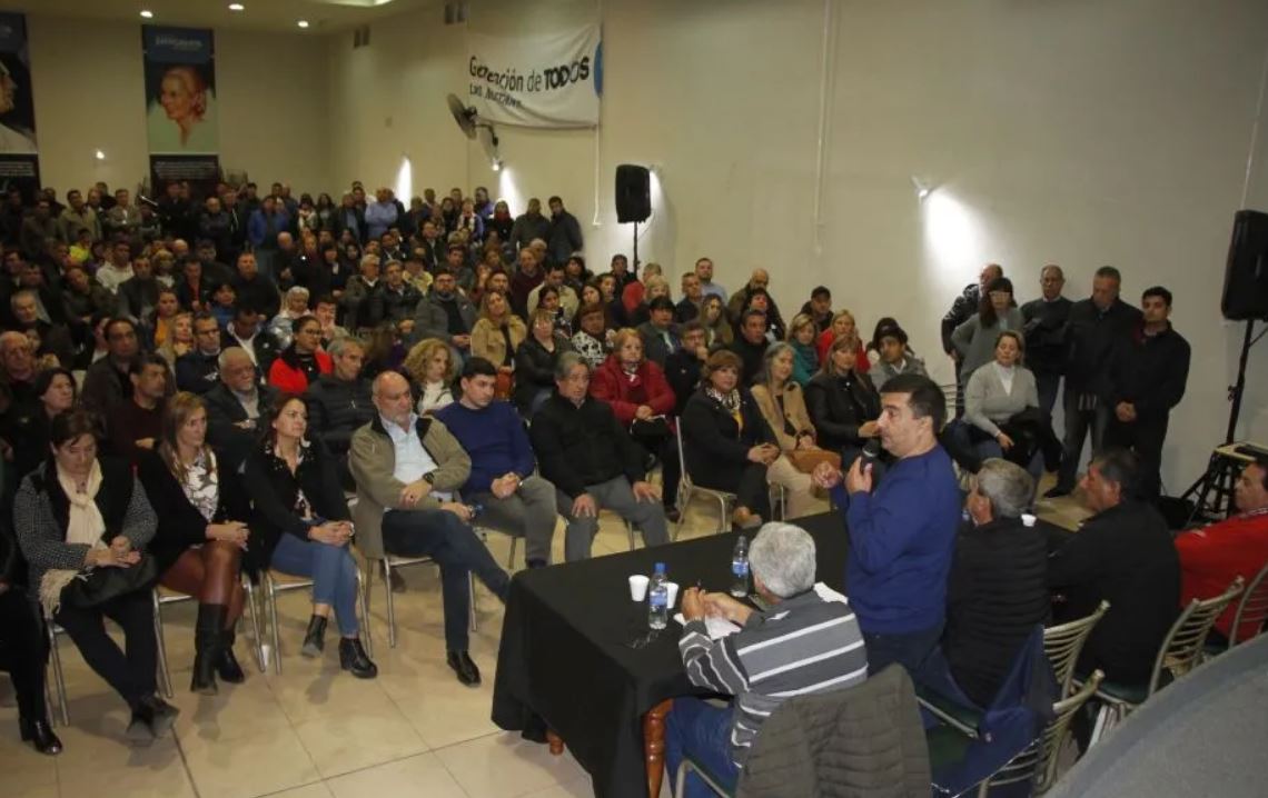 Reunión del PJ local por el armado de la visita de Massa el viernes