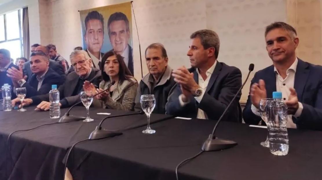 Al fin se dio, la imagen de la unión del PJ provincial