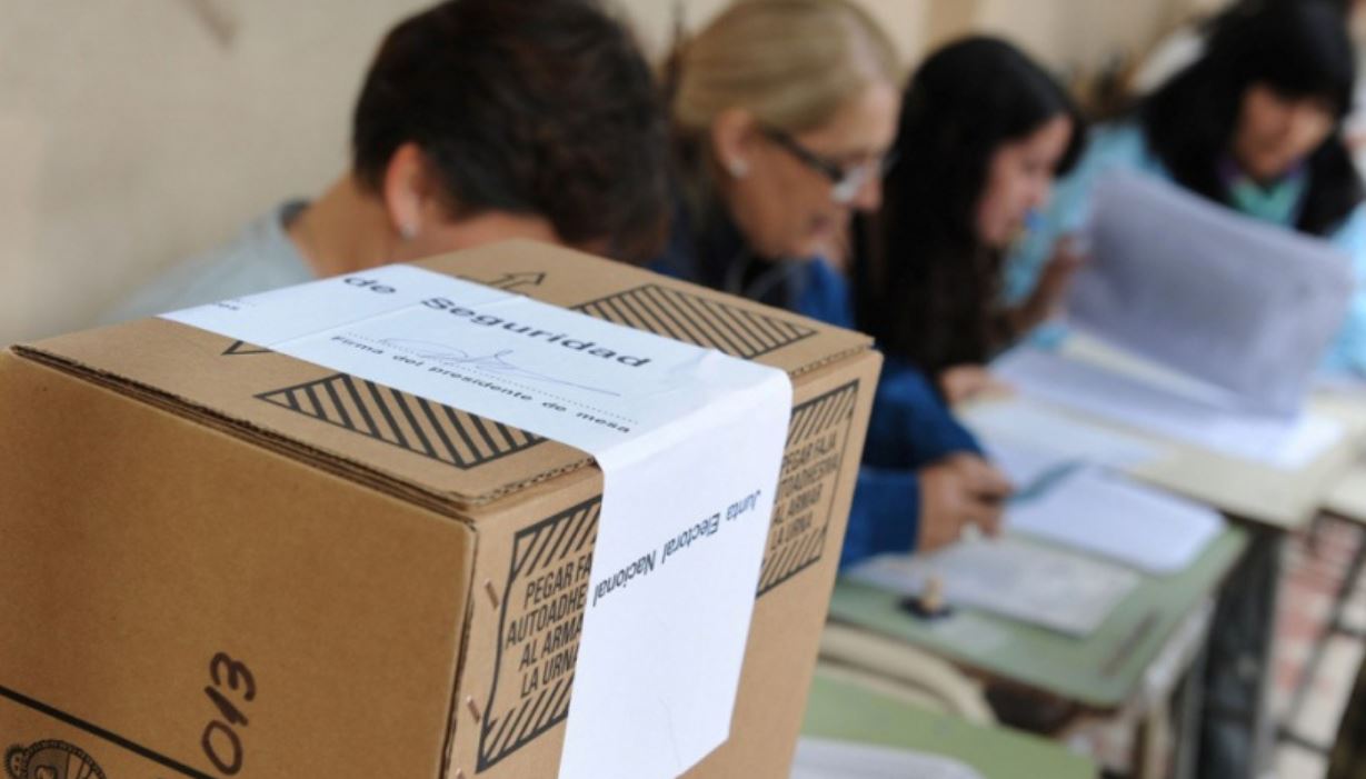 Adelantan el pago de las autoridades de mesa de las PASO