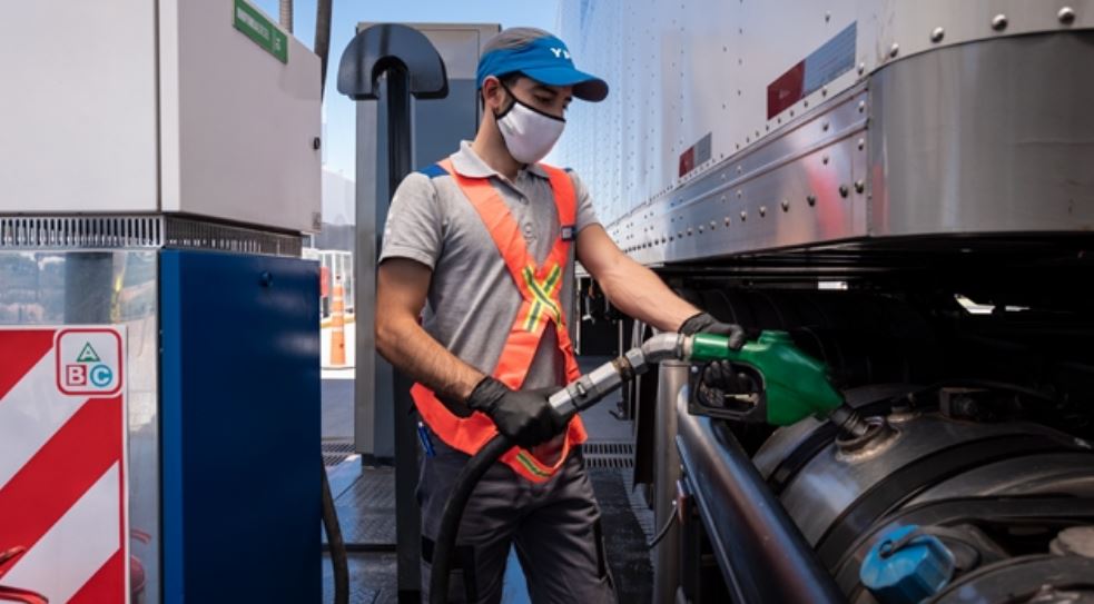 Camioneros advierten sobre falta de combustible en Cuyo