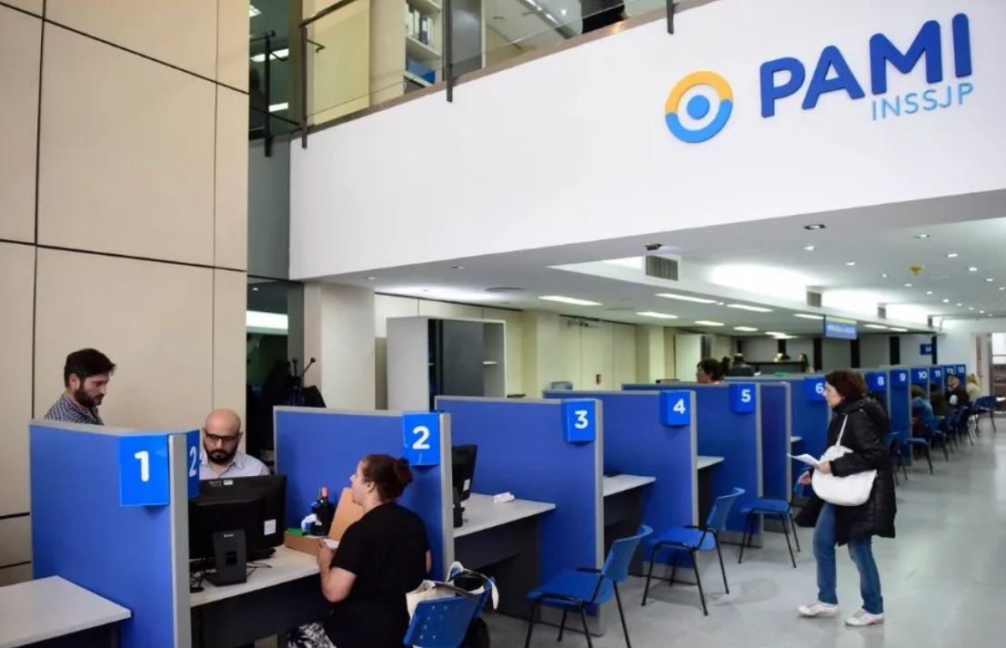 PAMI comenzó el pago de los 15.000 pesos