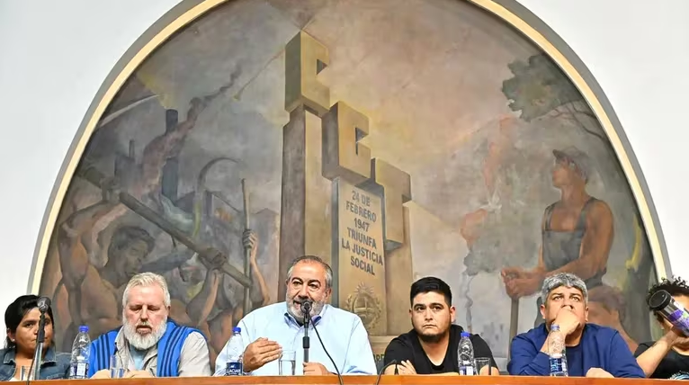 La CGT exhibió una alianza para negociar con el gobierno de Milei