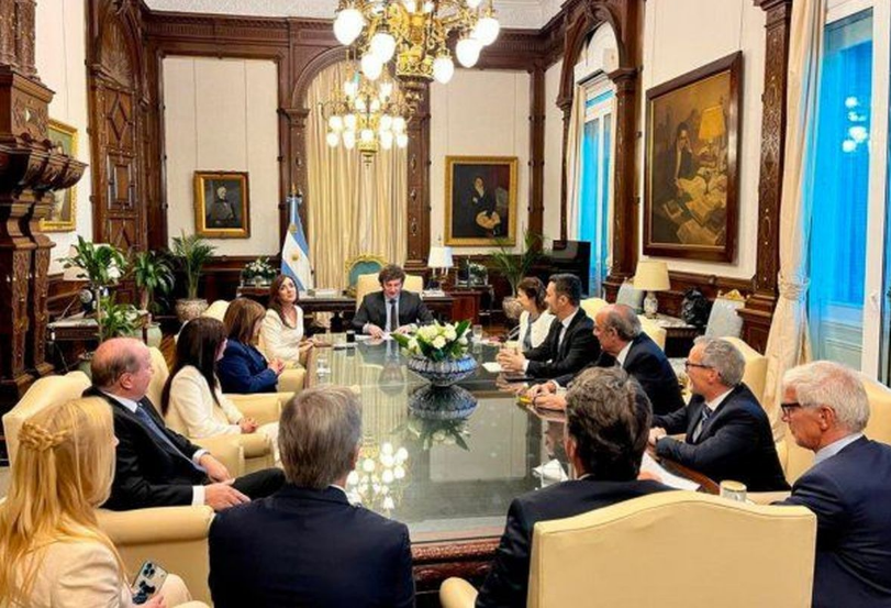 Javier Milei encabeza su primera reunión de Gabinete en Casa Rosada