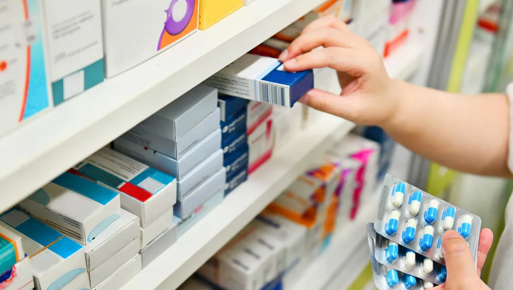 «El DNU habilita la venta de medicamentos en la vía pública»