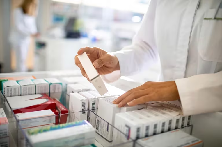 Farmacias: los cambios en las recetas y venta de medicamentos del DNU que empiezan hoy