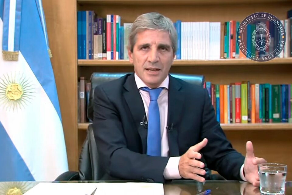 Caputo: «Vamos a estar unos meses peor que antes en términos de inflación»