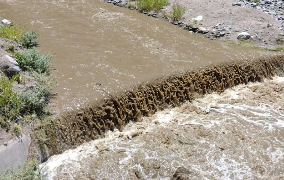 Importante bajada de creciente del Río Marayes