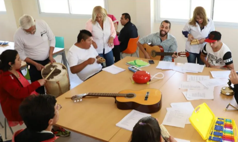 Buscan apoyo legislativo para que la ley ómnibus de Milei no reemplace a la de salud mental