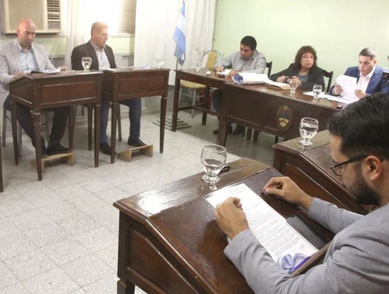 El Concejo de Caucete pidió por unanimidad un informe a la intendenta por aumentar la planta política