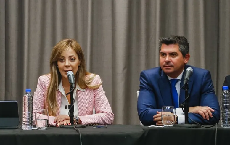 Orrego acompañará a Flavia Royón en una gira oficial por Alemania