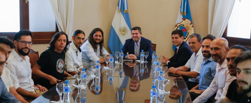 Los ganadores sanjuaninos del Pre Cosquín 2024 se reunieron con el gobernador Orrego
