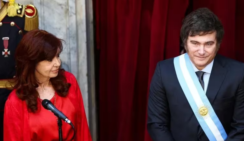 Cristina cruzó a Milei, cuestionó la dolarizacion y pidió fondos para las provincias