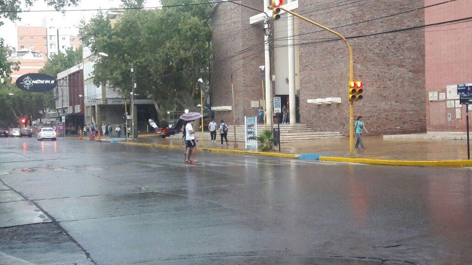 Se esperan lluvias y una máxima de 17° para hoy