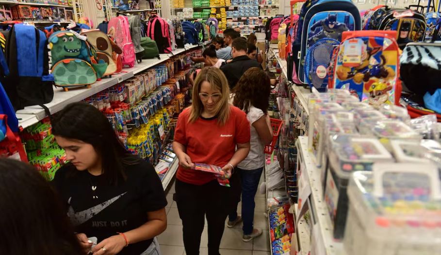 San Juan tendrá su «outlet escolar» con descuentos y opciones de financiación