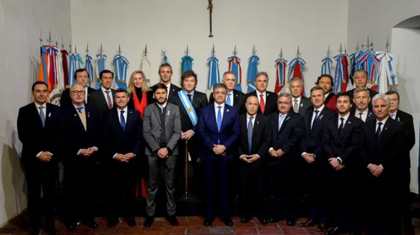 Coparticipación: Orrego participará de la reunión clave con gobernadores en el CFI