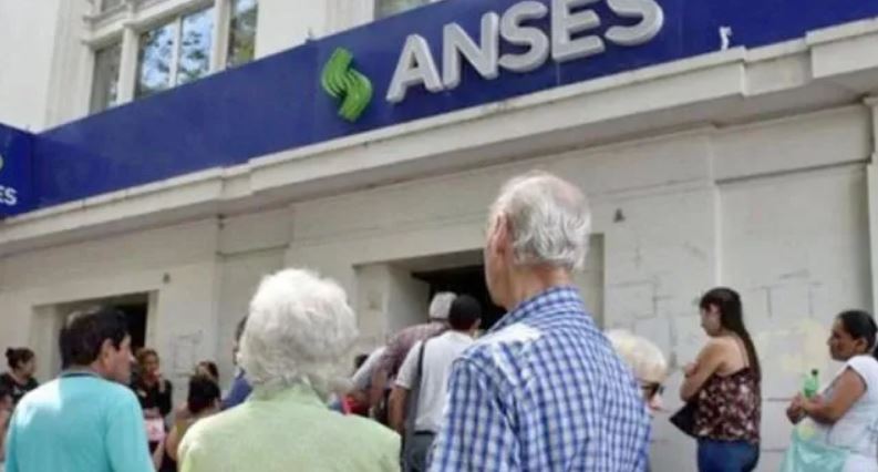 ANSES: el aguinaldo de jubilados ya tiene fecha y podría sumar un bono de $70.000