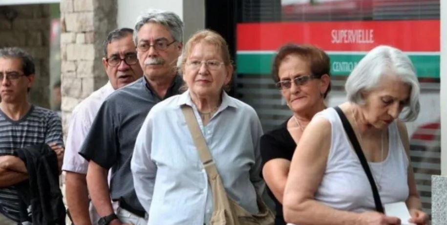 Jubilados seguirán teniendo el bono de $70.000 en junio
