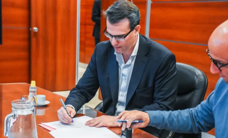 El Intendente de Rawson pidió la renuncia a los 76 funcionarios municipales