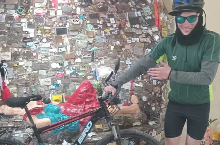 Tiene 22 años, es de San Luis y recorrió 430 kilómetros en bici para agradecerle a la Difunta Correa