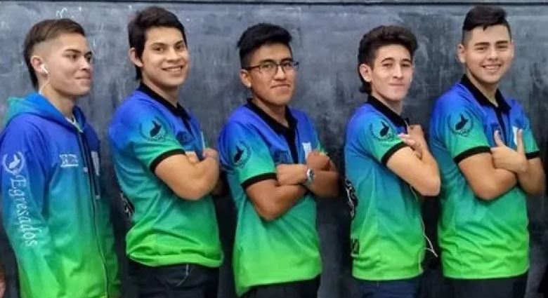 Las camperas de egresados pierden terreno, bajan las ventas y las remeras ganan espacio