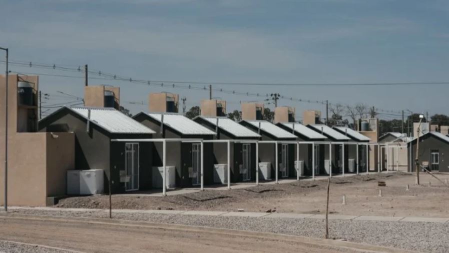 Desocupadas y hasta vendidas: IPV avanzó en recuperar casas para volver a sortearlas