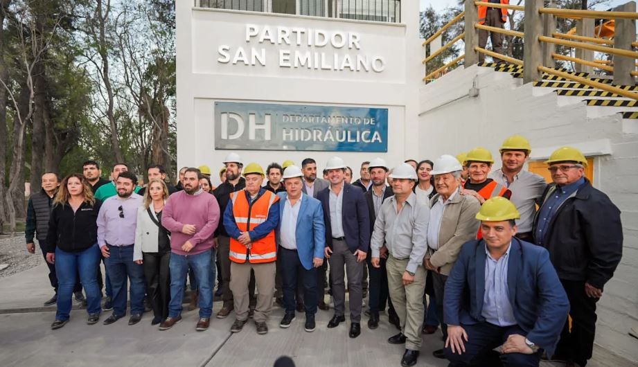 Orrego encabezó la apertura de una obra clave para el riego provincial