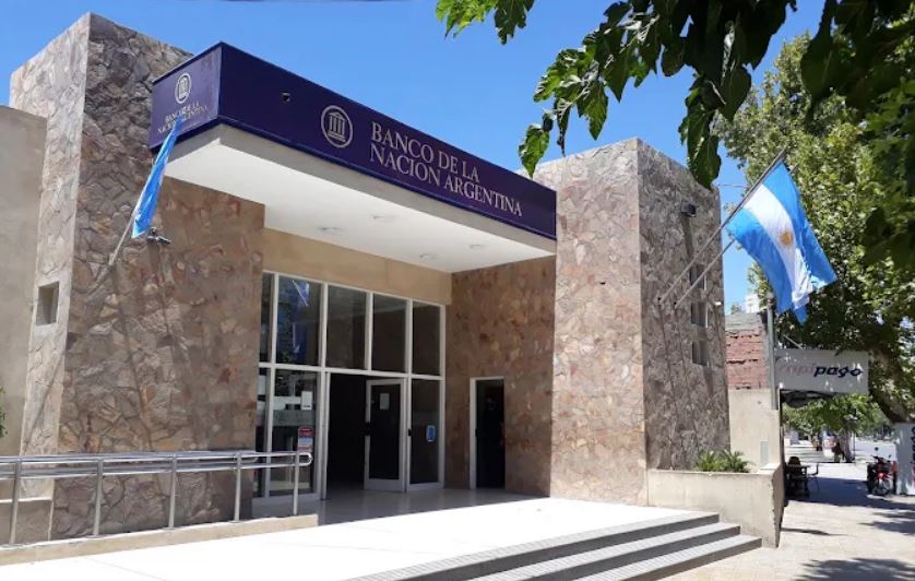 El jueves es feriado provincial por el Día del Maestro: ¿habrá clases, bancos y comercio?