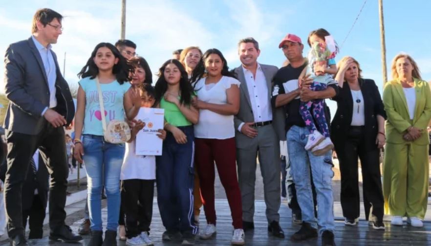 Marcelo Orrego entregó el barrio “Ceferino Namuncurá” en San Martín